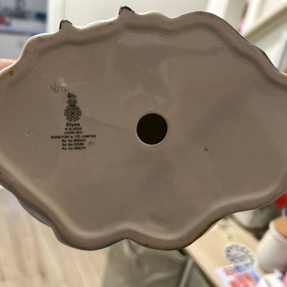 Royal Doulton Elyse doll mint condition - Picture 2 of 2